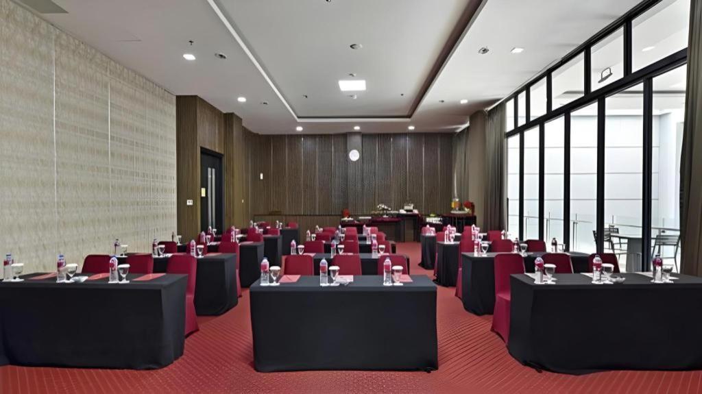 Travello Hotel Бандунг Екстер'єр фото
