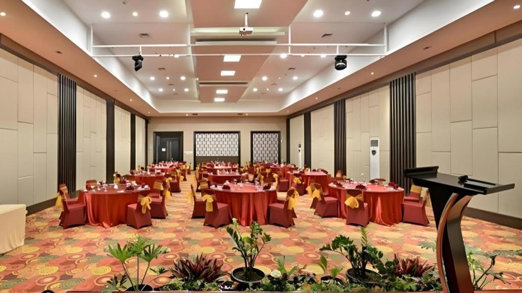 Travello Hotel Бандунг Екстер'єр фото