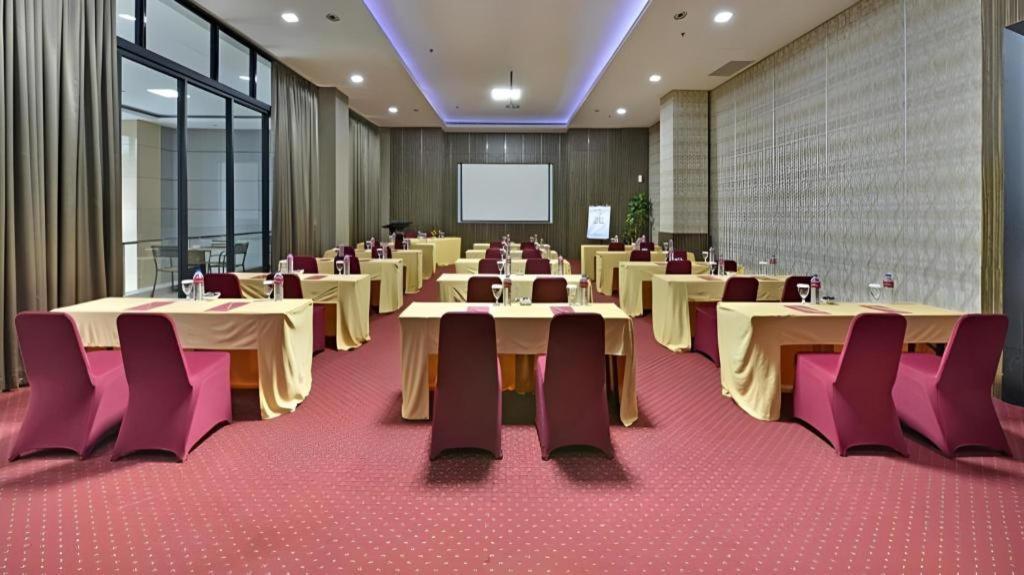 Travello Hotel Бандунг Екстер'єр фото