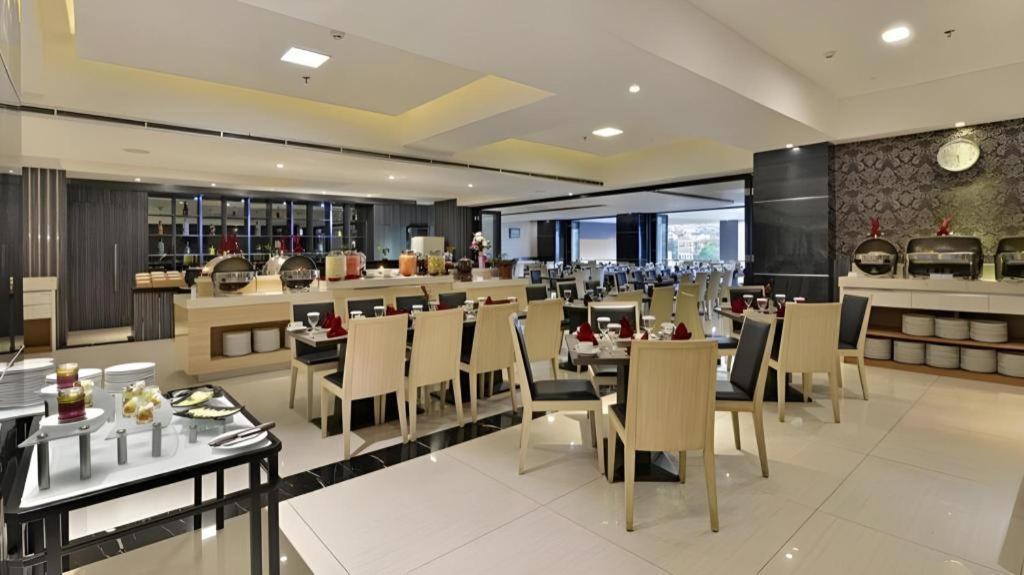 Travello Hotel Бандунг Екстер'єр фото