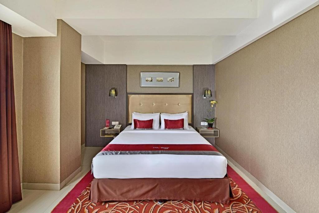 Travello Hotel Бандунг Екстер'єр фото