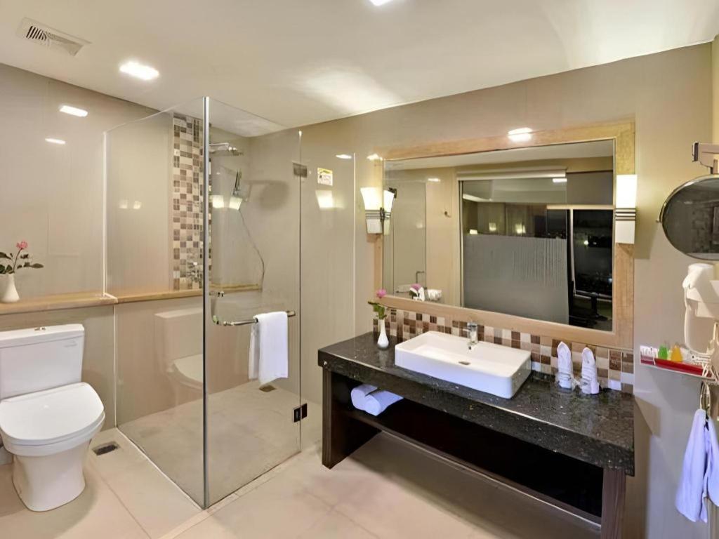 Travello Hotel Бандунг Екстер'єр фото
